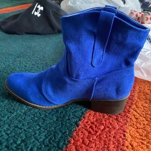 Blue faux suede ankle boots, brand new, never worn